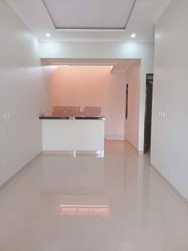 dijual rumah metro margahayu