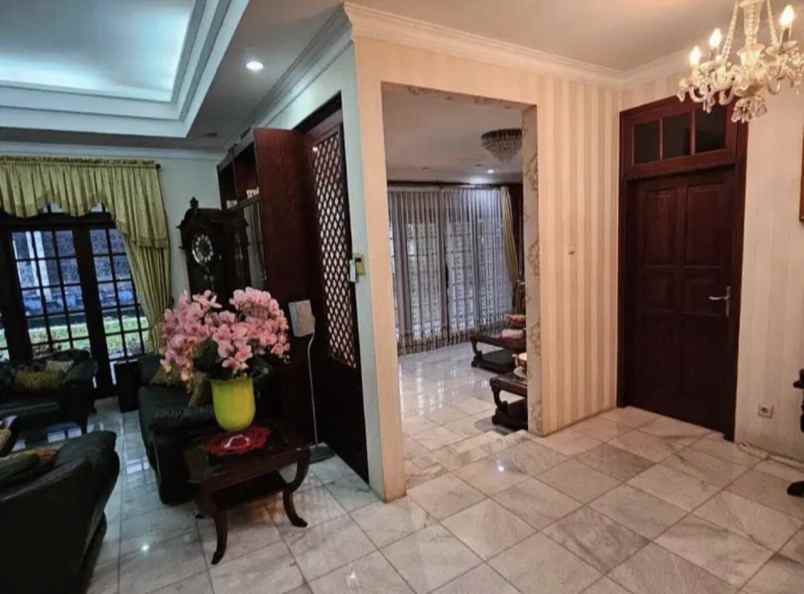 dijual rumah mewah di kawasan rempoa tangerang selatan