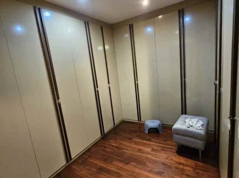 dijual rumah mewah di kawasan rempoa tangerang selatan