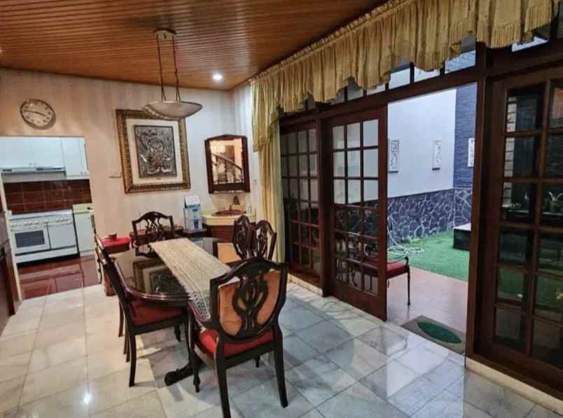 dijual rumah mewah di kawasan rempoa tangerang selatan