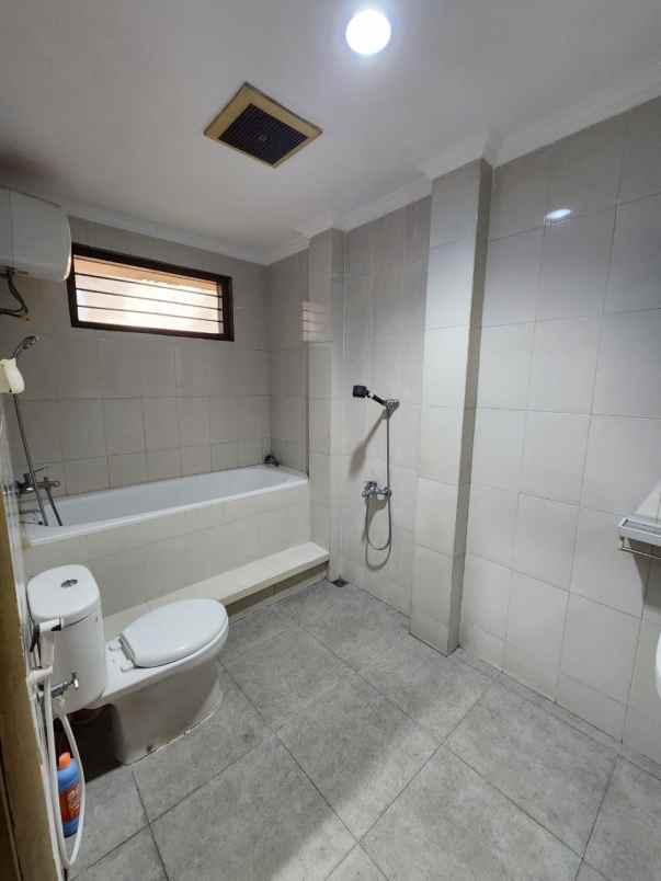 dijual rumah mewah siap huni bukit sari semarang