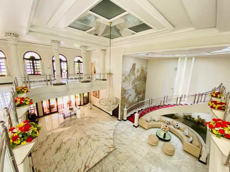 dijual rumah mewah siap huni dharmahusada indah