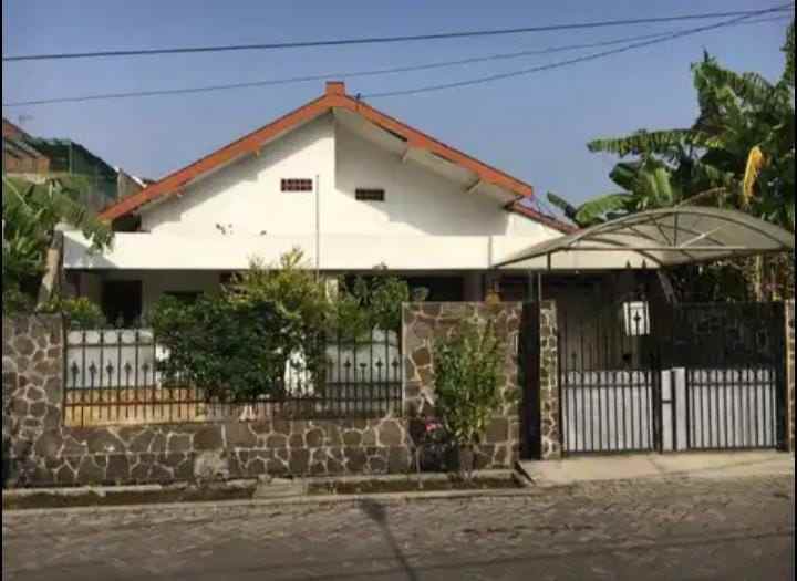 dijual rumah mojoklanggru tengah kota surabaya