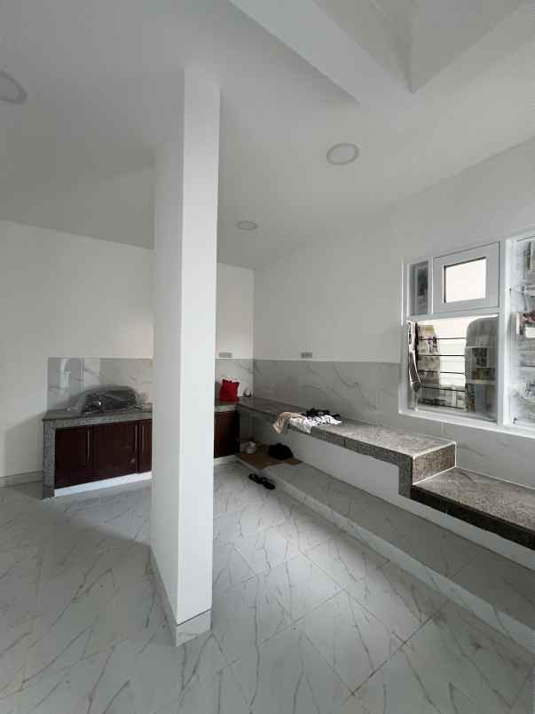 dijual rumah mulyosari