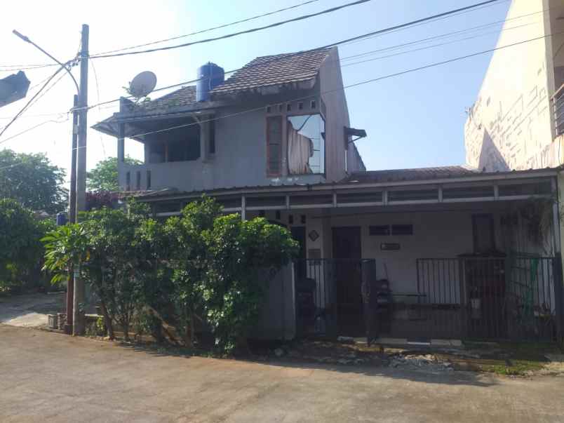 dijual rumah murah 2 lantai hook