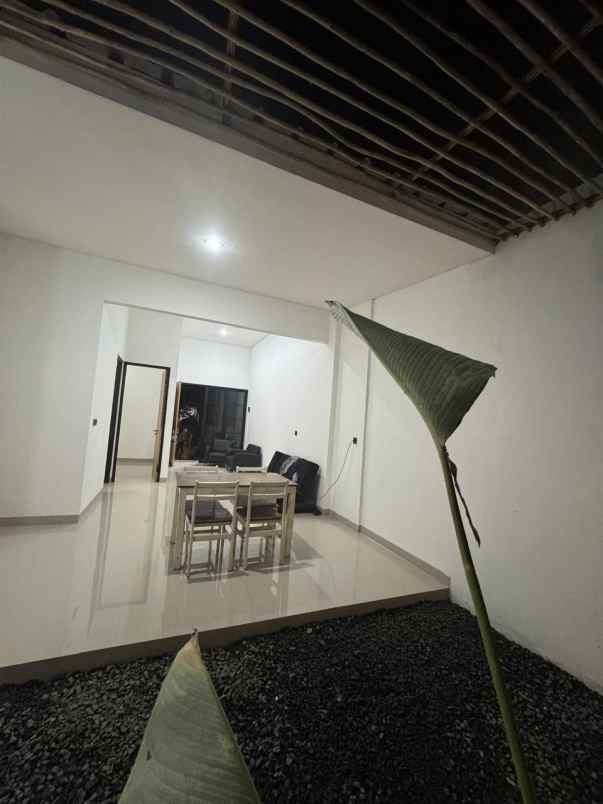 dijual rumah mutiara gading timur