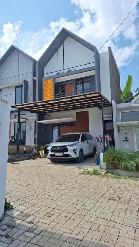 dijual rumah ngamprah kbb
