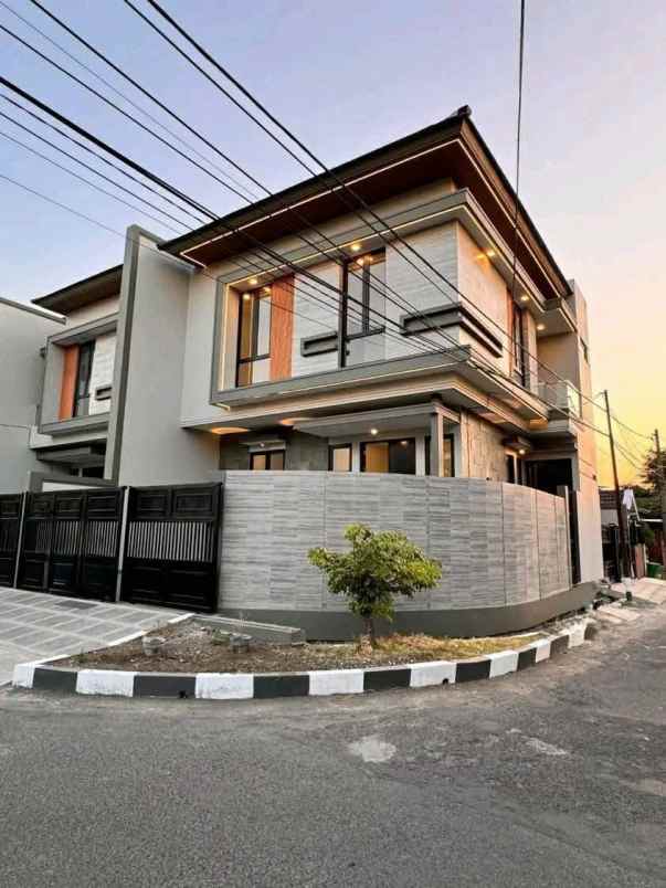 dijual rumah nginden intan