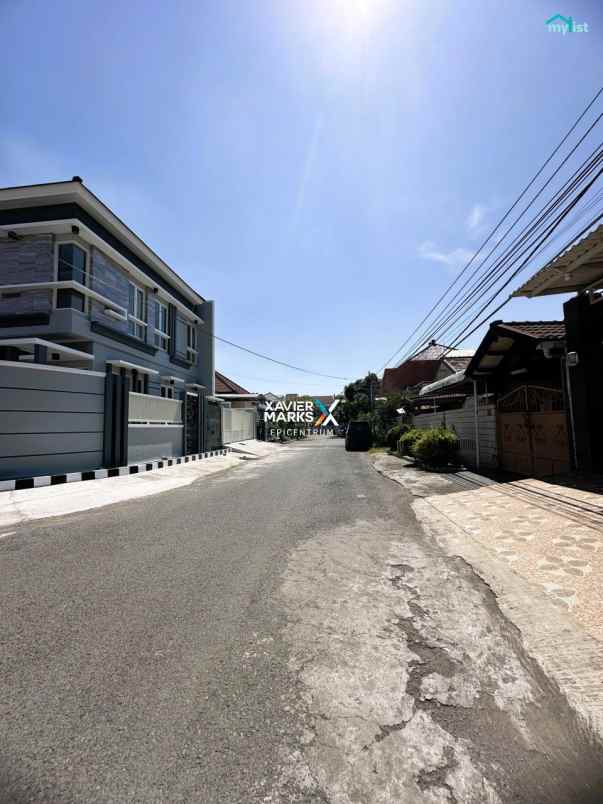 dijual rumah nginden intan timur