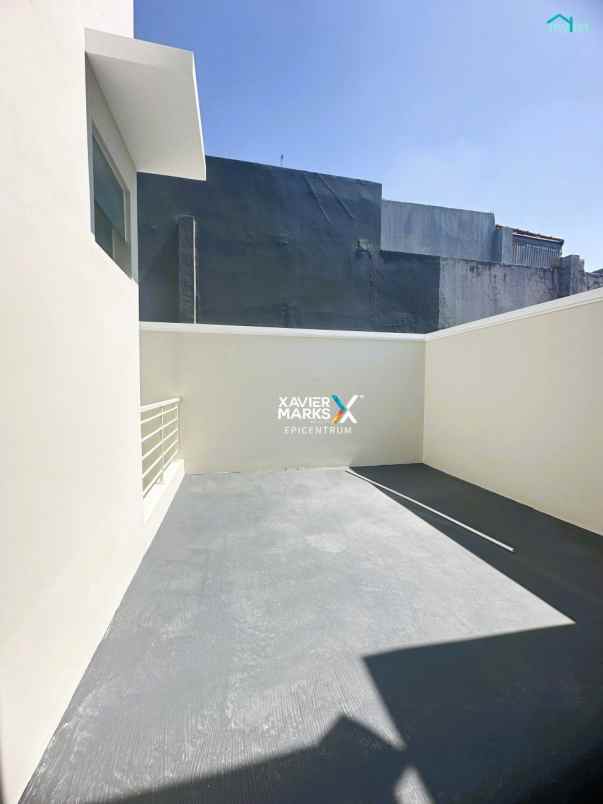 dijual rumah nginden intan timur