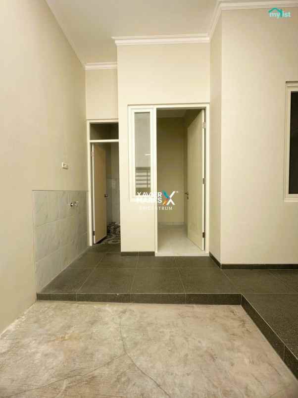 dijual rumah nginden intan timur