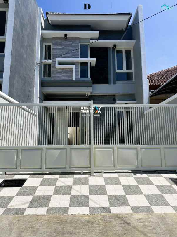 dijual rumah nginden intan timur