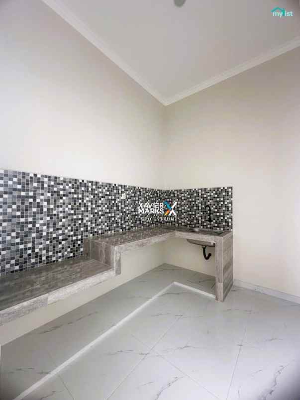 dijual rumah nginden intan timur