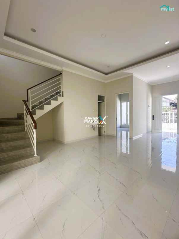 dijual rumah nginden intan timur