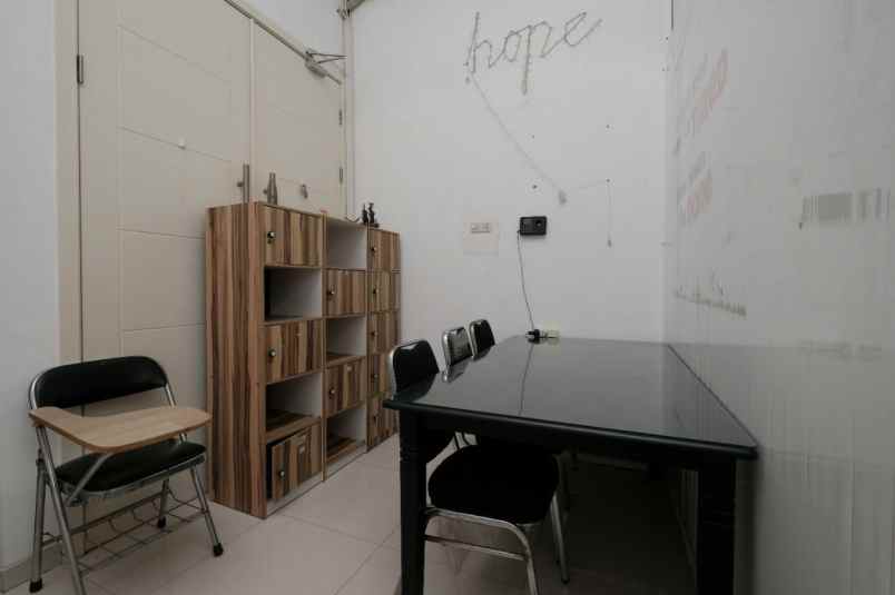 dijual rumah nirwana eksekutif