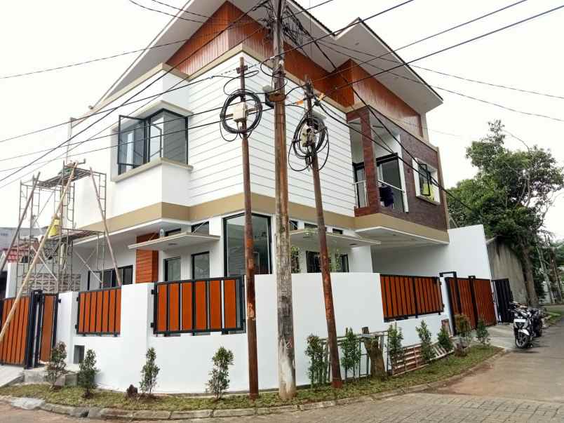 Rumah Hook Bsd City Tangerang Selatan Nusaloka Bagus Banget Siap Huni