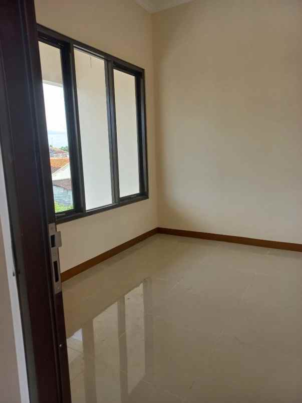 dijual rumah nusukan banjarsari surakarta