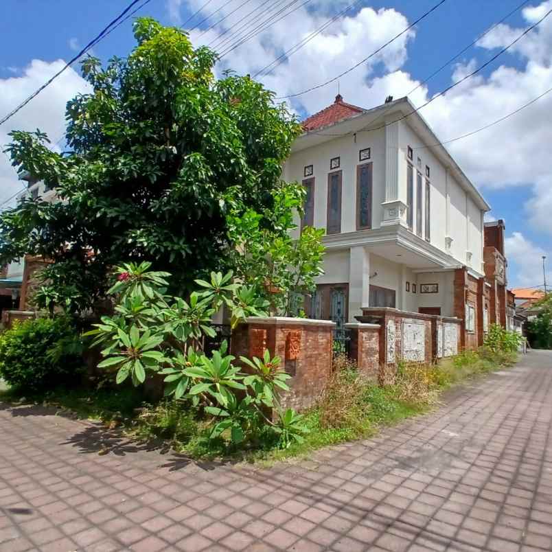 dijual rumah padang kartika