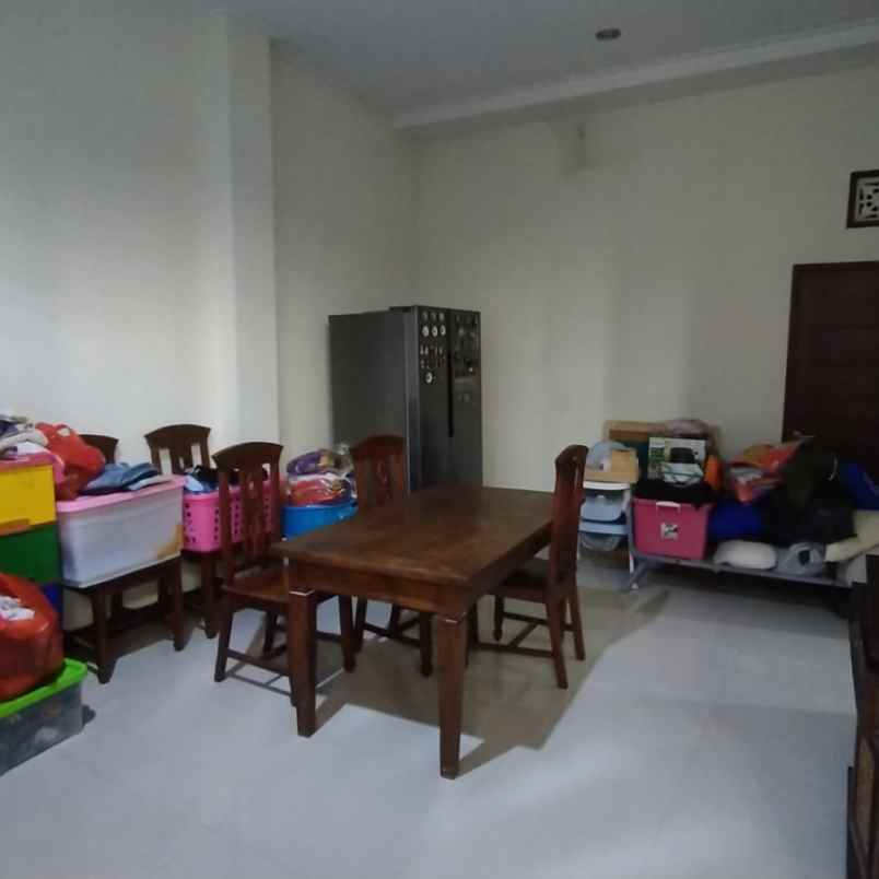 dijual rumah padang kartika