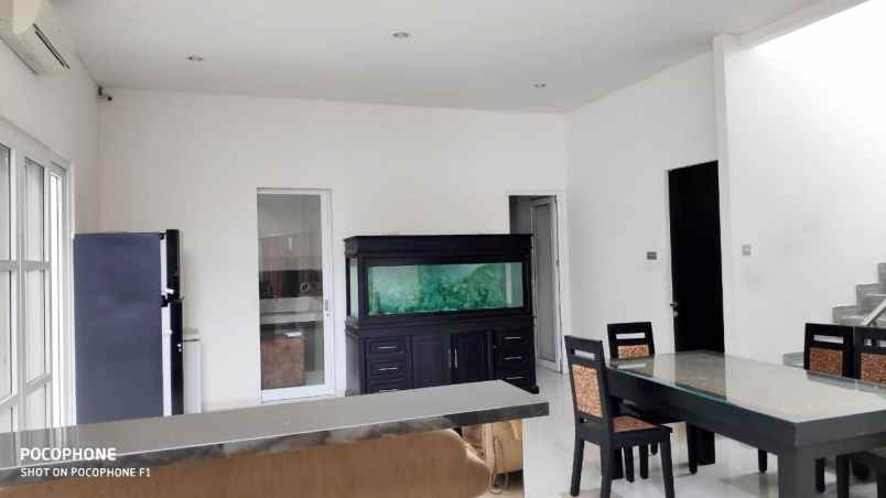 dijual rumah pakuwon city