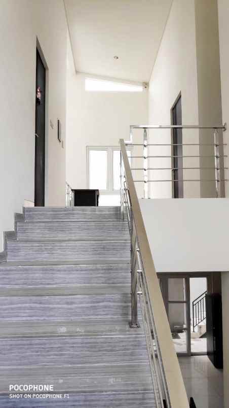 dijual rumah pakuwon city