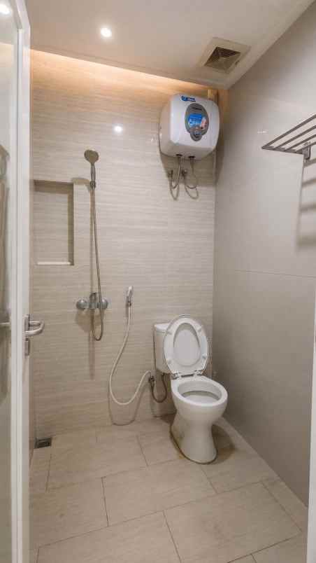 dijual rumah pakuwon city
