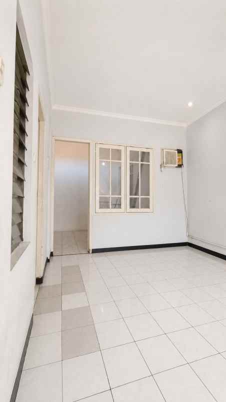 dijual rumah pakuwon city