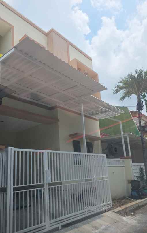 dijual rumah pakuwon city griya asri