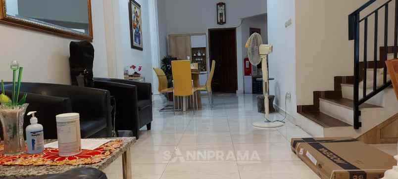 dijual rumah pancoran mas depok