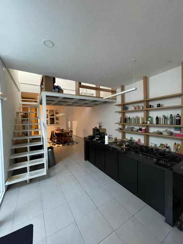 dijual rumah paseban senen jakarta pusat