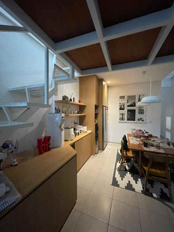 dijual rumah paseban senen jakarta pusat