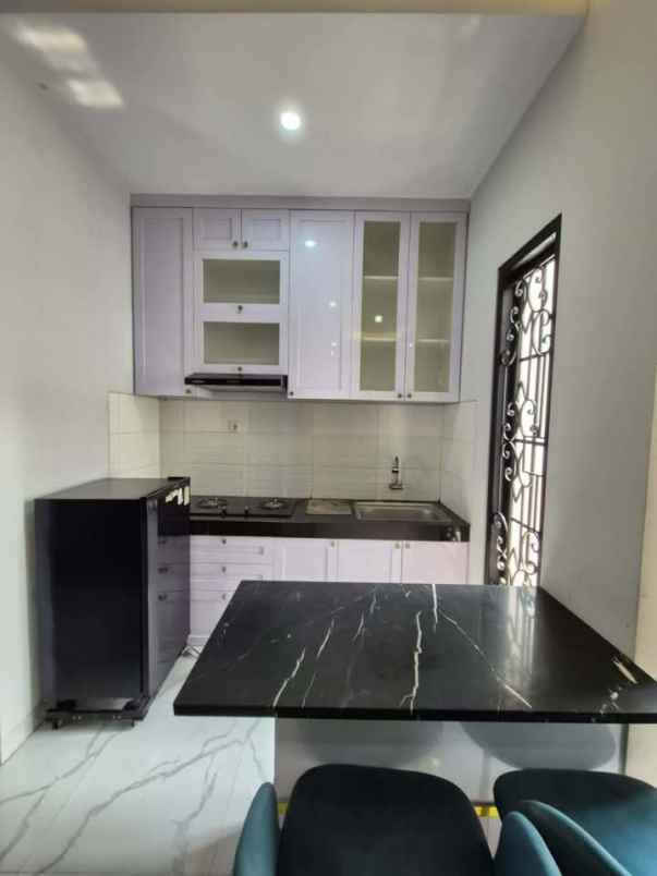 dijual rumah pegujaten