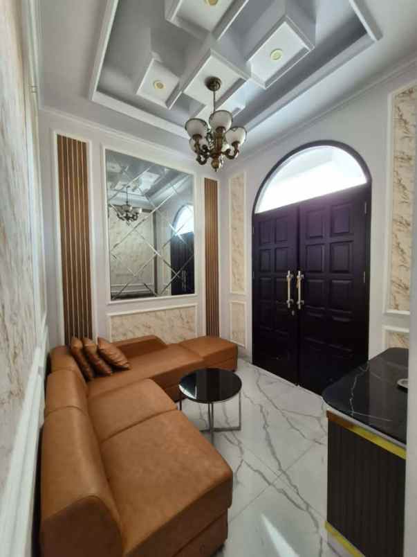dijual rumah pegujaten