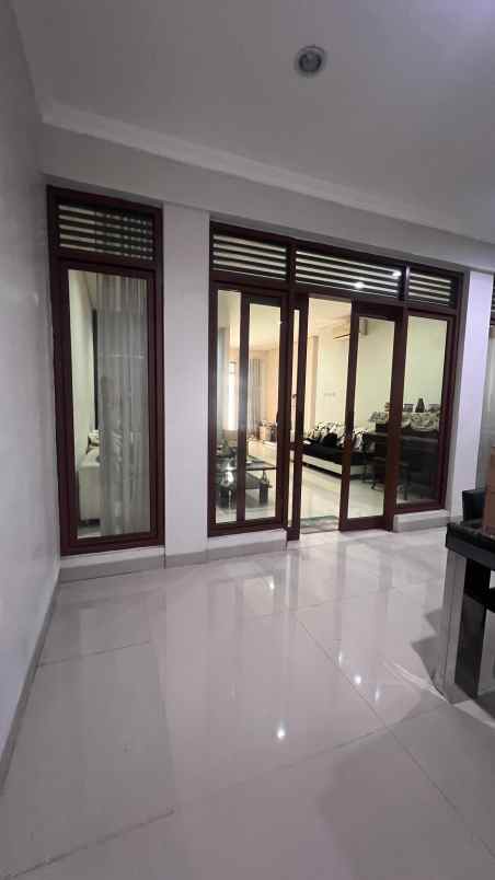 dijual rumah pelangi gading residence