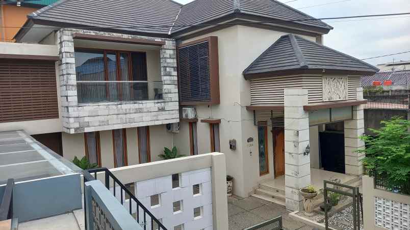 dijual rumah perum bintara jaya permai