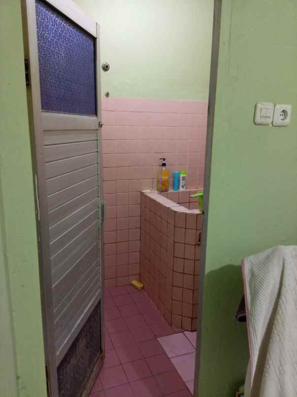 dijual rumah perum mampang indah