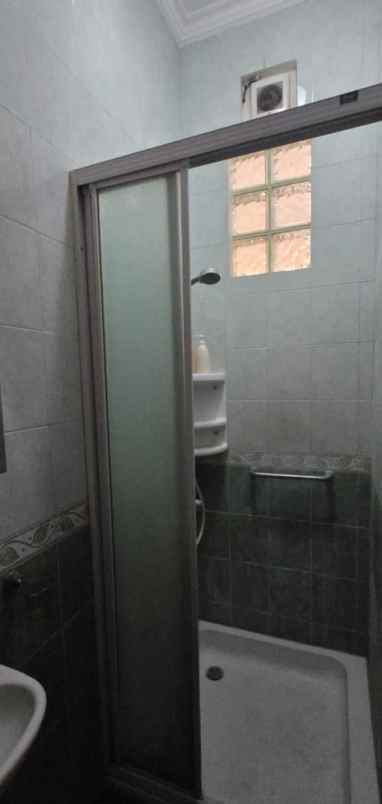 dijual rumah perumahan jatinegara baru