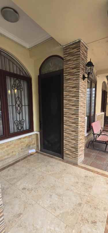 dijual rumah perumahan jatinegara baru