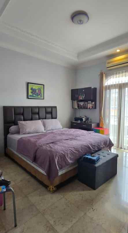 dijual rumah perumahan jatinegara baru