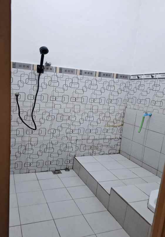 dijual rumah perumahan permata nirwana