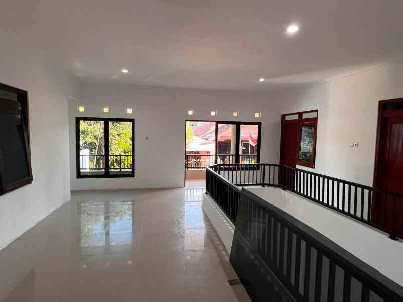 dijual rumah perumahan rungkut harapan