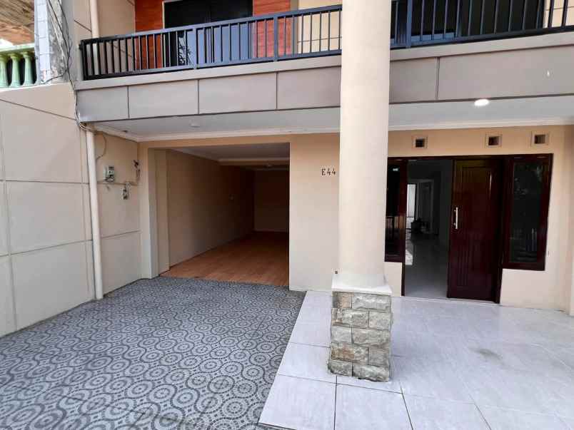 dijual rumah perumahan rungkut harapan