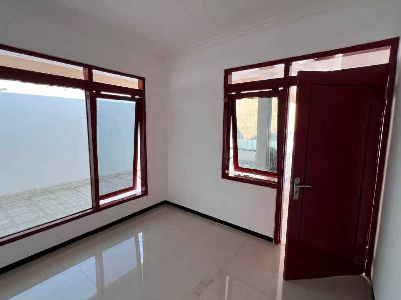 dijual rumah perumahan rungkut harapan
