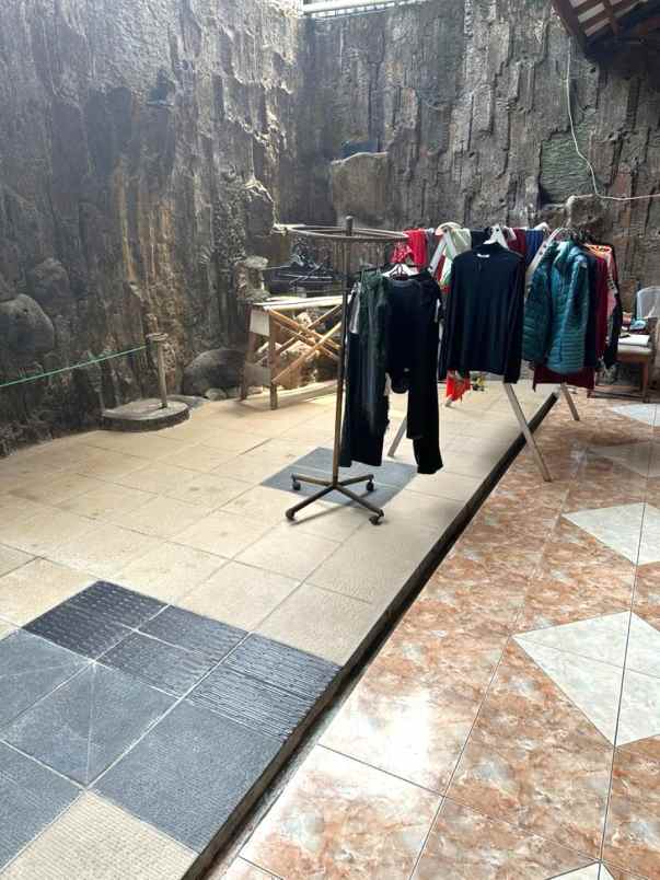 dijual rumah perumahan taman modern