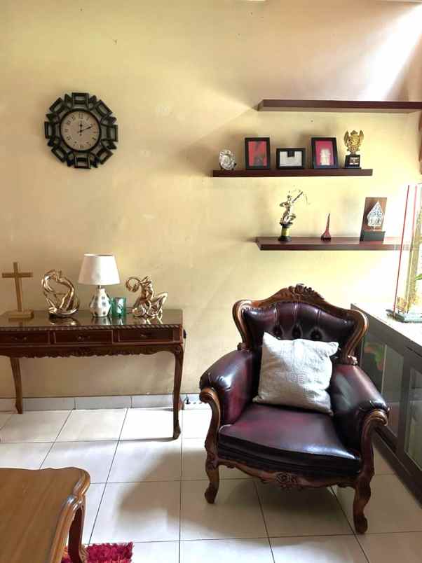 dijual rumah perumahan taman modern