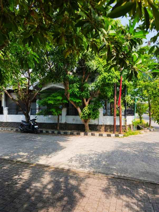 dijual rumah perumahan wisma