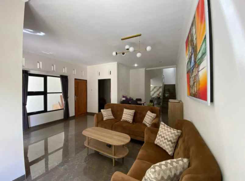 dijual rumah pete