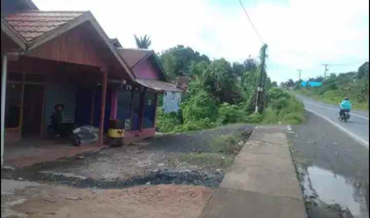 dijual rumah pinggir jalan raya strategis