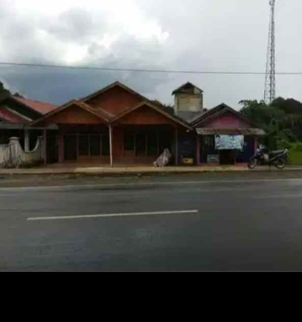 dijual rumah pinggir jalan raya strategis