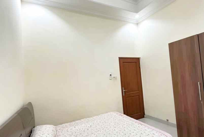 dijual rumah pondok gede